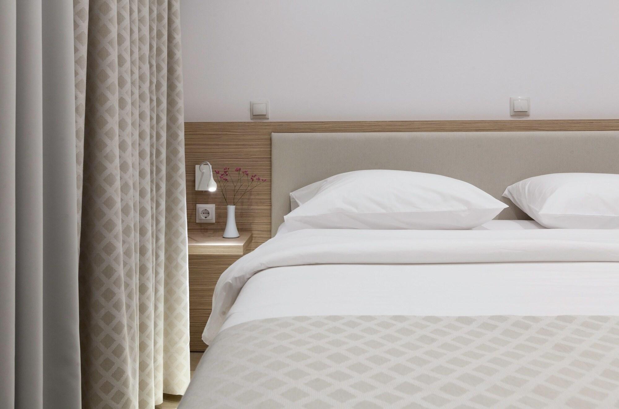 Zephyros Hotel Myrties Bagian luar foto