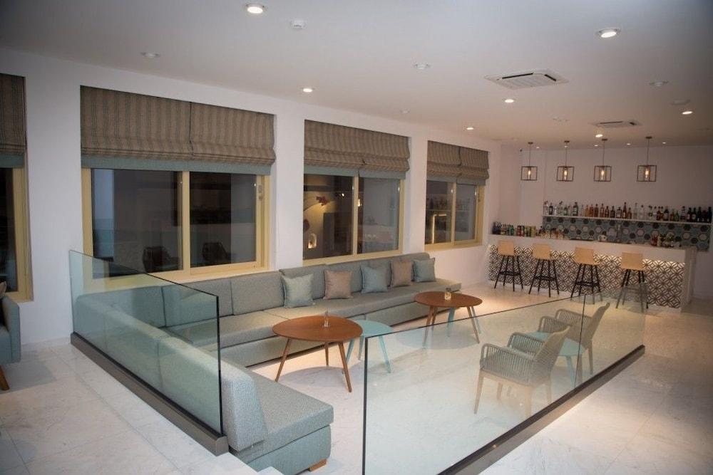 Zephyros Hotel Myrties Bagian luar foto