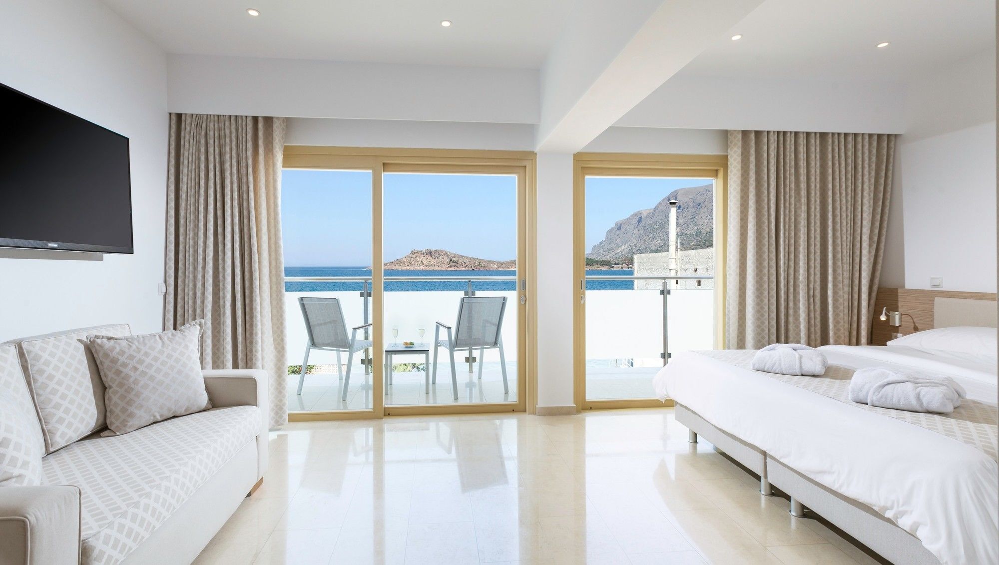 Zephyros Hotel Myrties Bagian luar foto