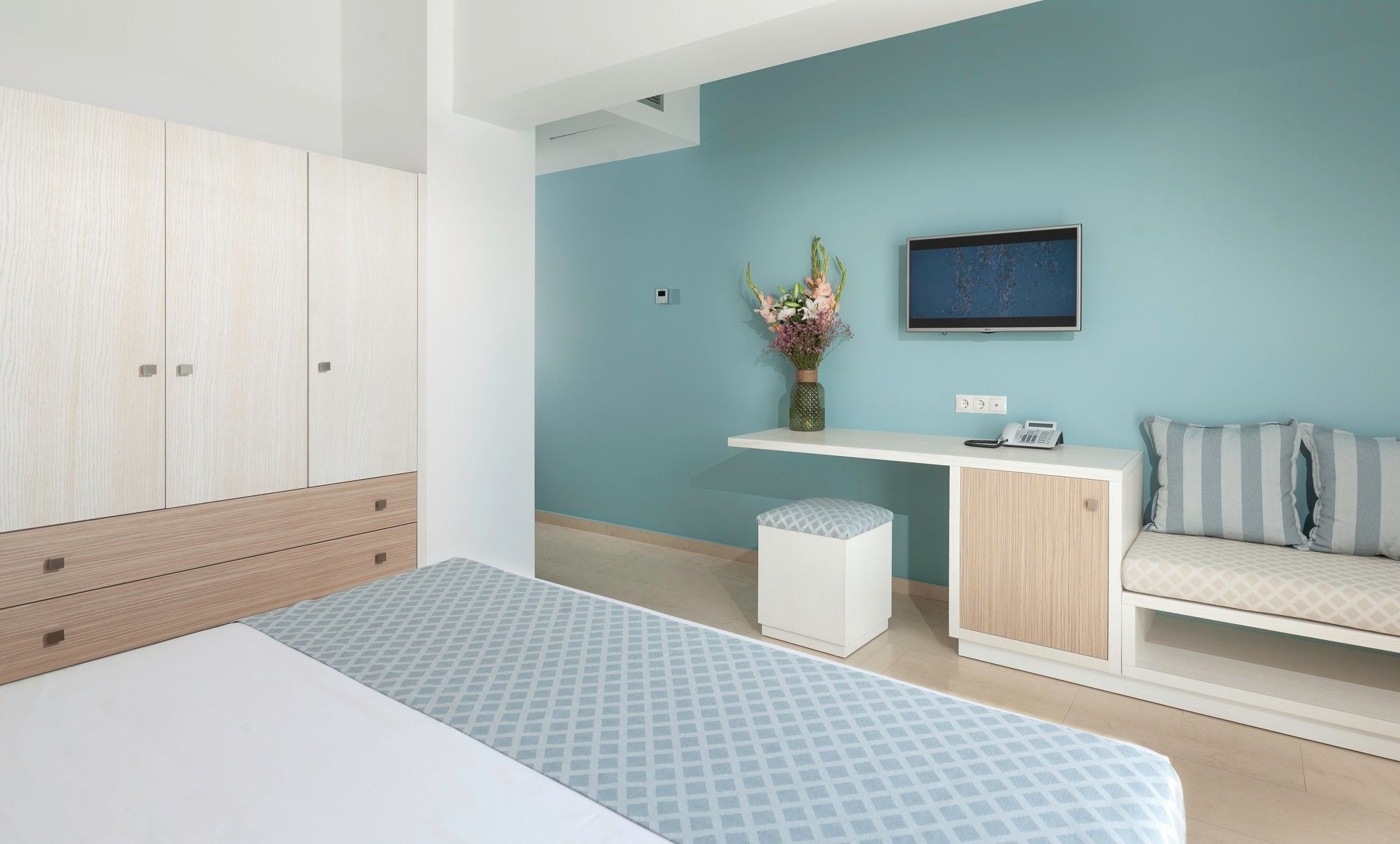 Zephyros Hotel Myrties Bagian luar foto
